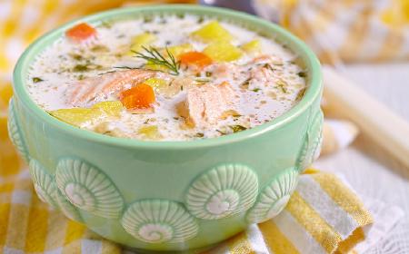 Zupa rybna z menu Beszamel