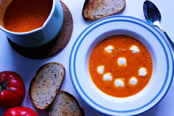 Genialna zupa pizza: niskowęglowodanowy posiłek dla całej rodziny