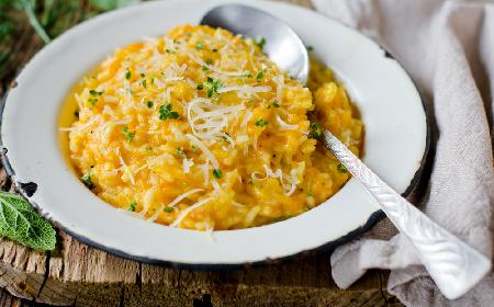 Kremowe risotto dyniowe: obfite risotto z purre z pieczonej dyni