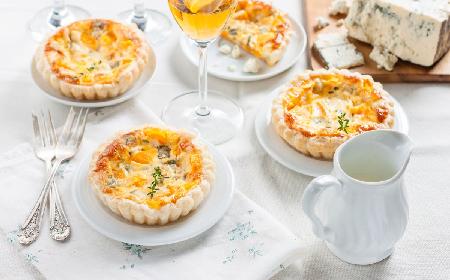 Francuska tarta z dynią i karmelizowaną cebulą: przepis