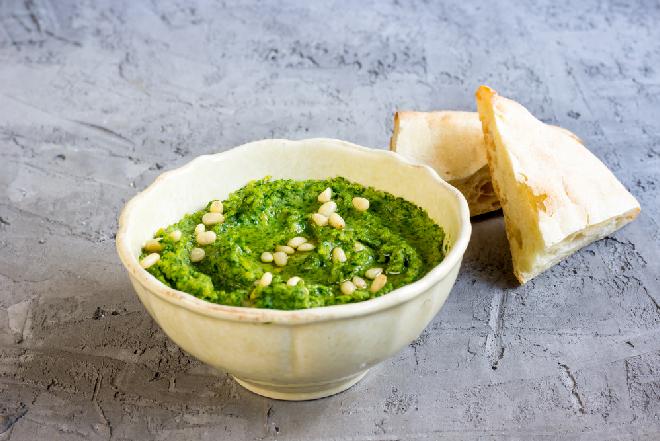Pasta z ciecierzycy i szczawiu czyli hummus ze szczawiem